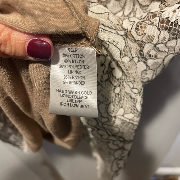 NWOT Lulu’s Lace Dress - Picture 6 of 6